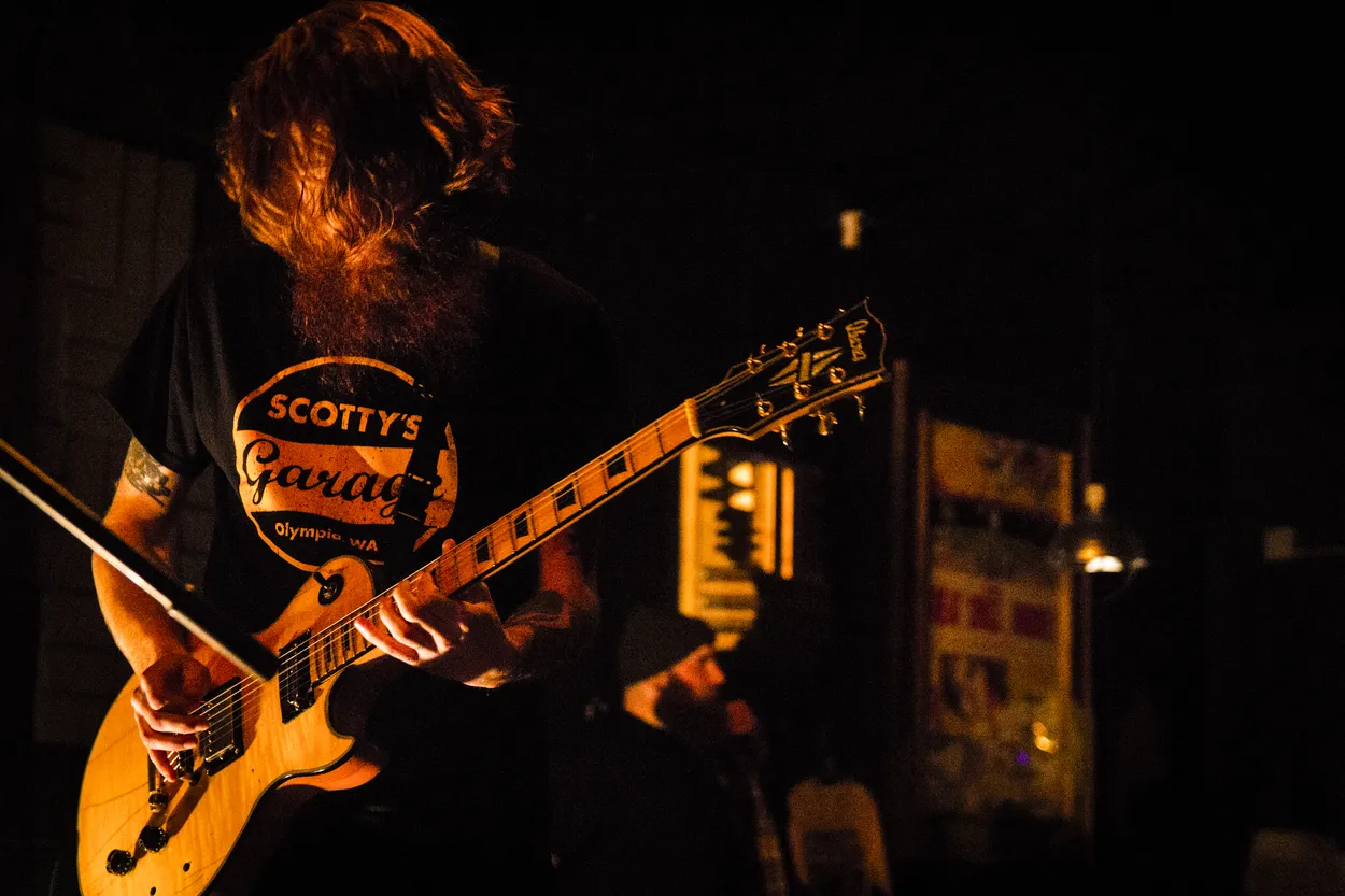 Comrades performing live at Spacebar, Columbus in 2017 — concert photography by James Anthony Brooks