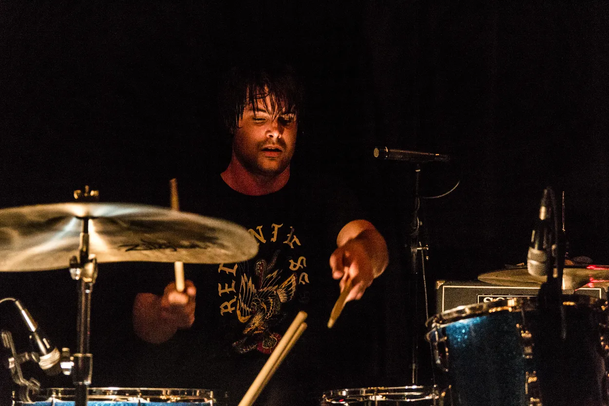 Comrades performing live at Spacebar, Columbus in 2017 — concert photography by James Anthony Brooks