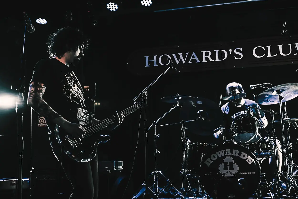 Reflex Machine performing live at Howard's Club H, Bowling Green in 2018 — concert photography by James Anthony Brooks